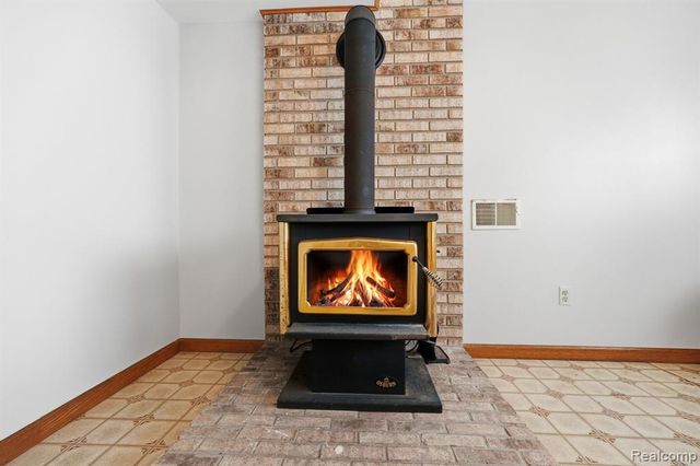 5436 N Lakeshore Road, Deckerville, MI 48427