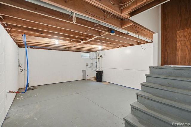 5436 N Lakeshore Road, Deckerville, MI 48427