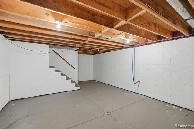 5436 N Lakeshore Road, Deckerville, MI 48427