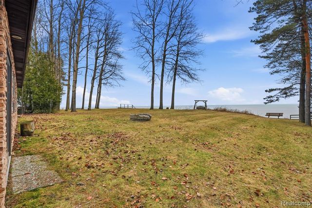 5436 N Lakeshore Road, Deckerville, MI 48427