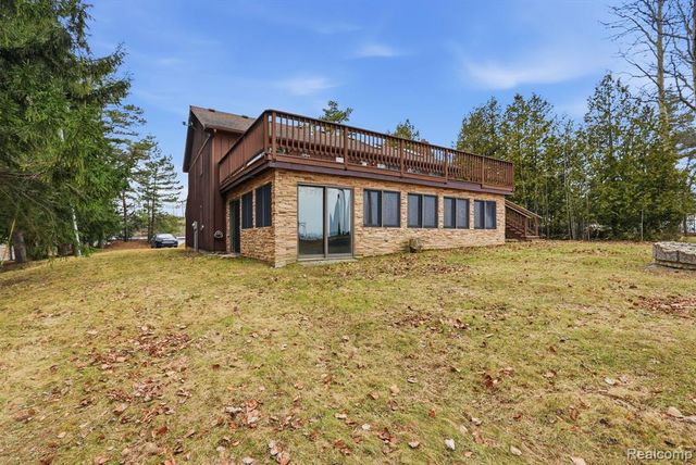 5436 N Lakeshore Road, Deckerville, MI 48427