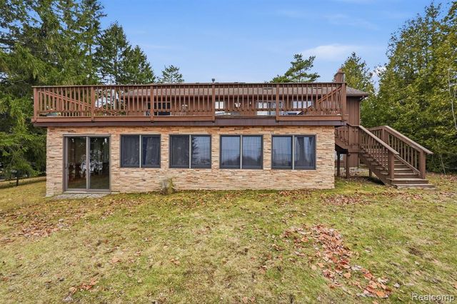 5436 N Lakeshore Road, Deckerville, MI 48427