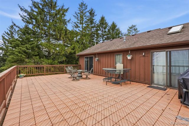 5436 N Lakeshore Road, Deckerville, MI 48427