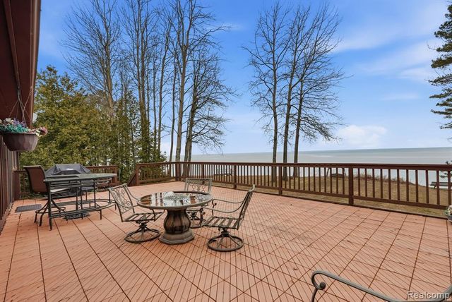 5436 N Lakeshore Road, Deckerville, MI 48427