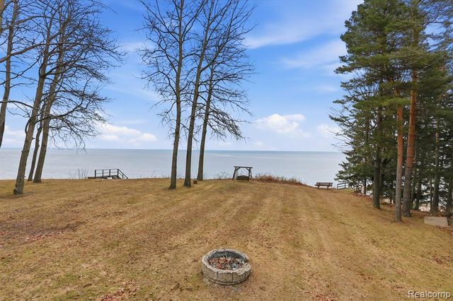 5436 N Lakeshore Road, Deckerville, MI 48427