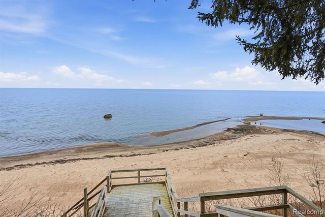 5436 N Lakeshore Road, Deckerville, MI 48427