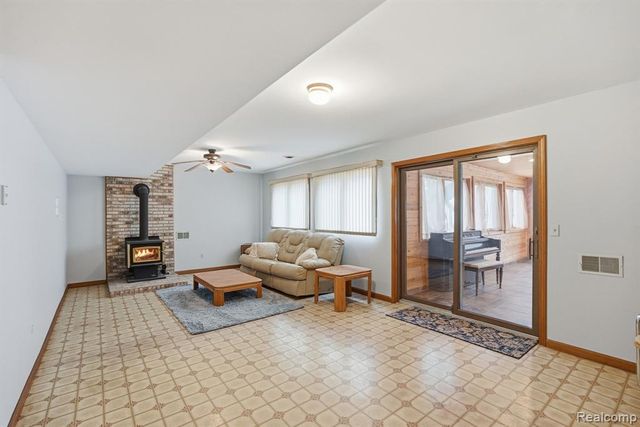 5436 N Lakeshore Road, Deckerville, MI 48427