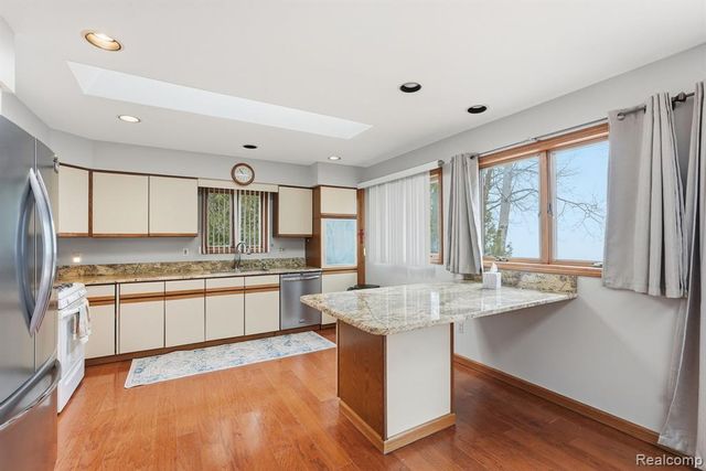 5436 N Lakeshore Road, Deckerville, MI 48427