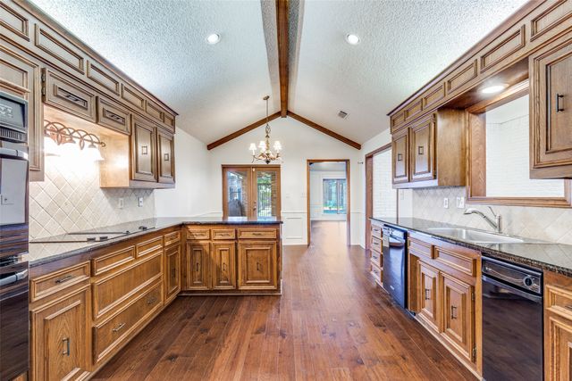 16842 Village Lane, Dallas, TX 75248