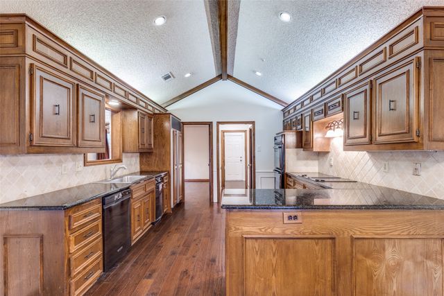 16842 Village Lane, Dallas, TX 75248