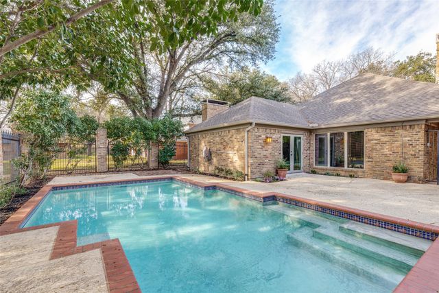 16842 Village Lane, Dallas, TX 75248