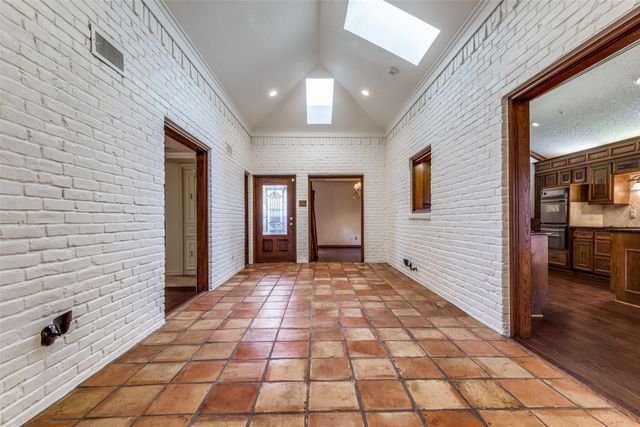 16842 Village Lane, Dallas, TX 75248