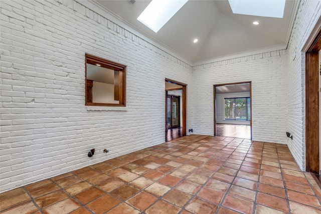 16842 Village Lane, Dallas, TX 75248