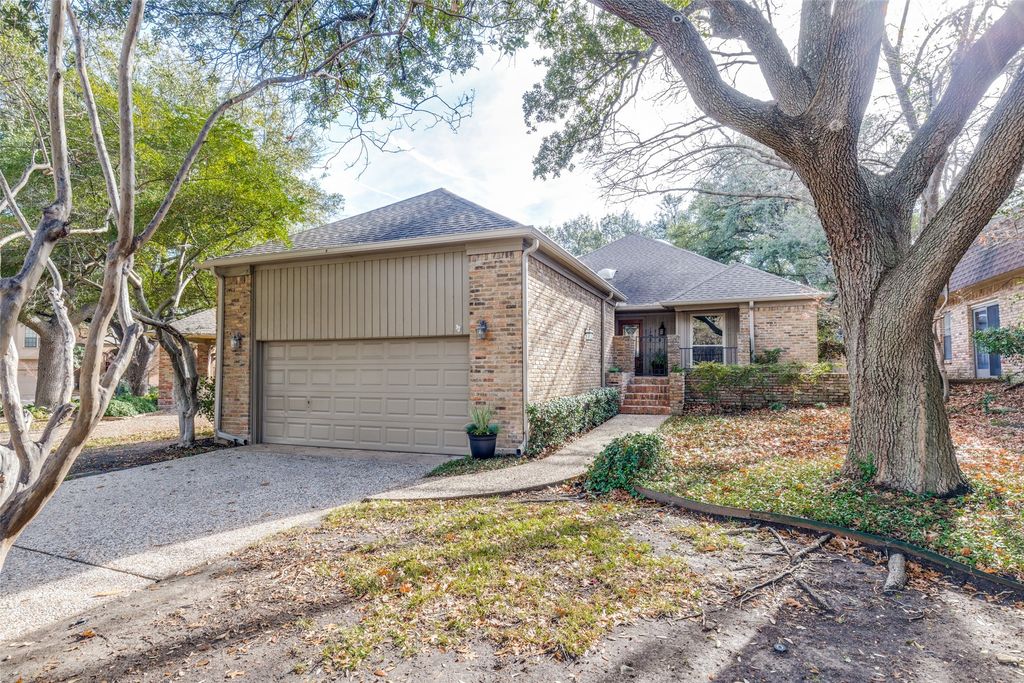 16842 Village Lane, Dallas, TX 75248