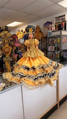 1580 W 37 St, Hialeah, FL 33012