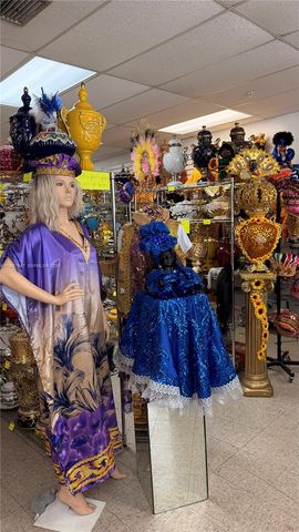 1580 W 37 St, Hialeah, FL 33012