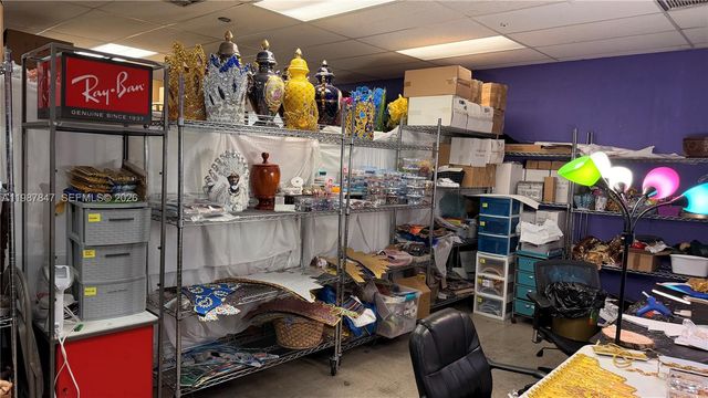 1580 W 37 St, Hialeah, FL 33012