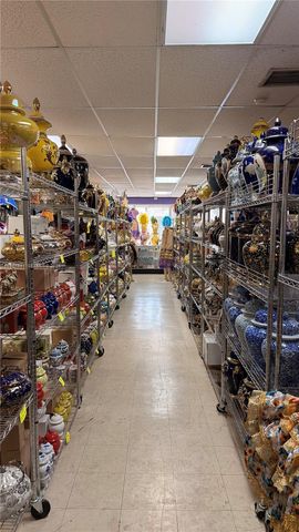 1580 W 37 St, Hialeah, FL 33012