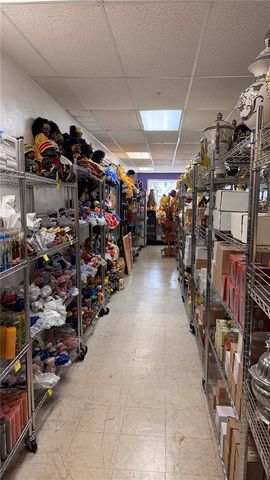 1580 W 37 St, Hialeah, FL 33012