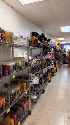 1580 W 37 St, Hialeah, FL 33012