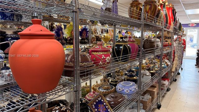 1580 W 37 St, Hialeah, FL 33012