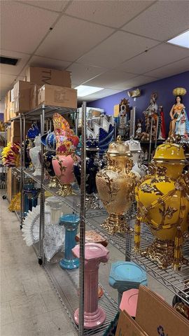 1580 W 37 St, Hialeah, FL 33012