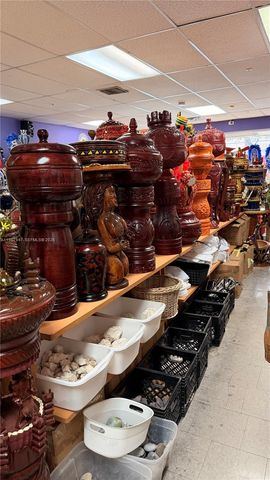 1580 W 37 St, Hialeah, FL 33012