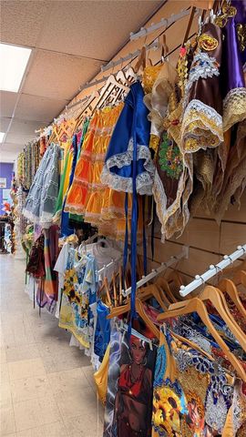 1580 W 37 St, Hialeah, FL 33012