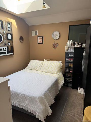 24 Merrill Avenue, Staten Island, NY 10314