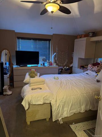 24 Merrill Avenue, Staten Island, NY 10314