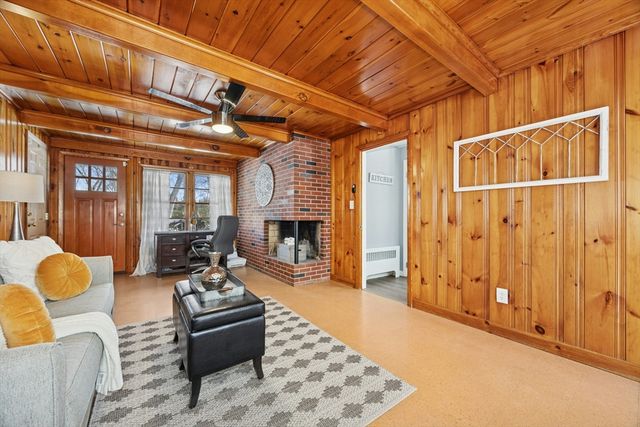 13 Dennis Circle, Northborough, MA 01532