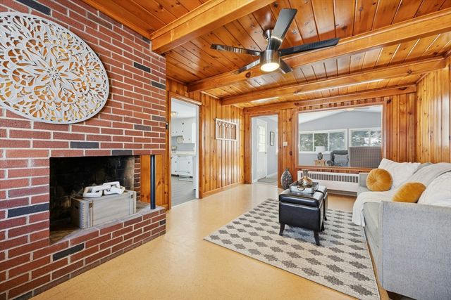 13 Dennis Circle, Northborough, MA 01532