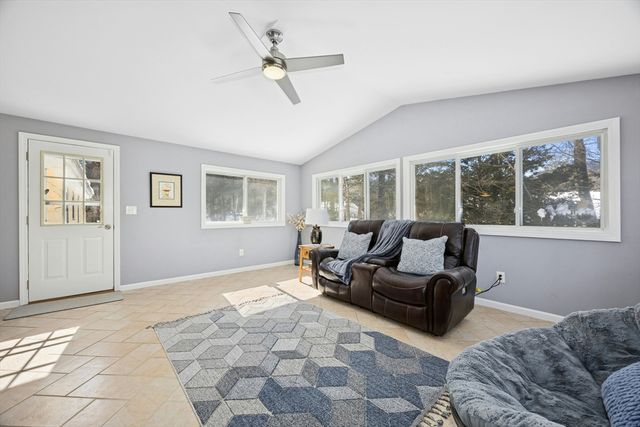 13 Dennis Circle, Northborough, MA 01532