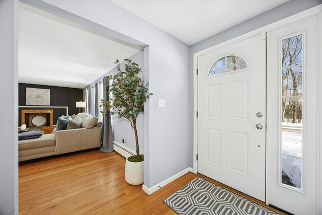 13 Dennis Circle, Northborough, MA 01532