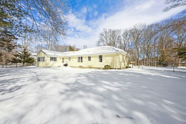 13 Dennis Circle, Northborough, MA 01532