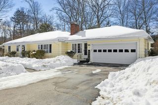 13 Dennis Circle, Northborough, MA 01532