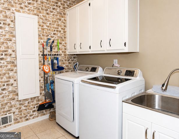1388 Brentford Cove, Snellville, GA 30078
