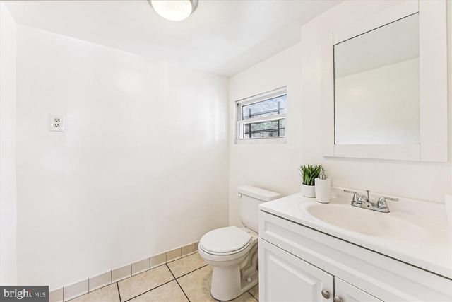 4225 MEADE ST NE, Washington, DC 20019