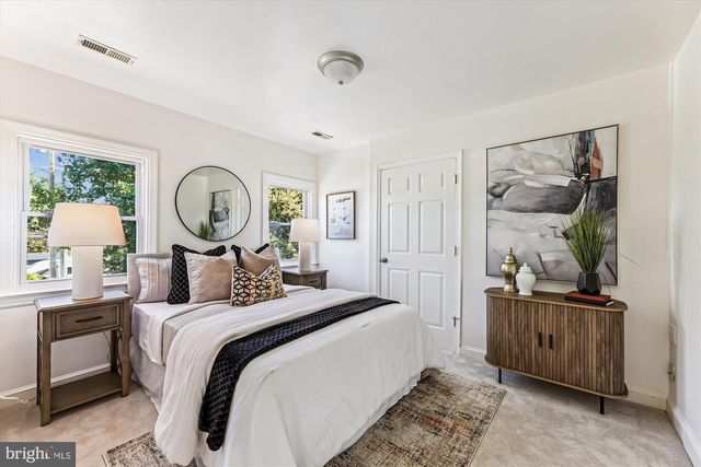 4225 MEADE ST NE, Washington, DC 20019