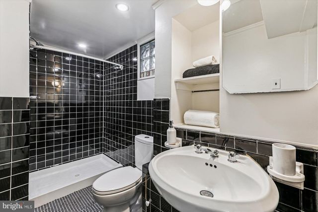 4225 MEADE ST NE, Washington, DC 20019