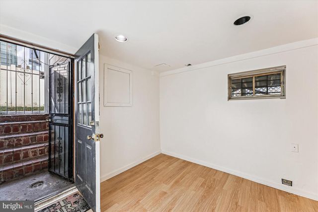 4225 MEADE ST NE, Washington, DC 20019