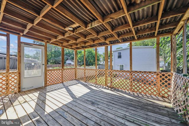 4225 MEADE ST NE, Washington, DC 20019