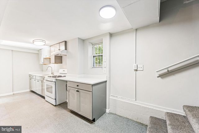 4225 MEADE ST NE, Washington, DC 20019