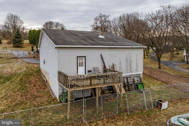 89 CROSS KEY RD, Bernville, PA 19506