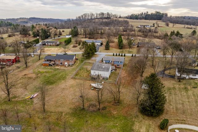 89 CROSS KEY RD, Bernville, PA 19506