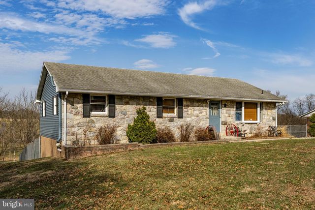89 CROSS KEY RD, Bernville, PA 19506