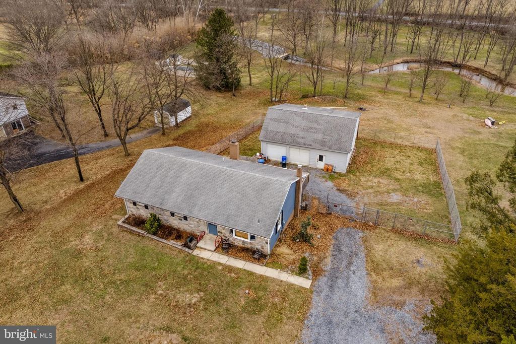 89 CROSS KEY RD, Bernville, PA 19506