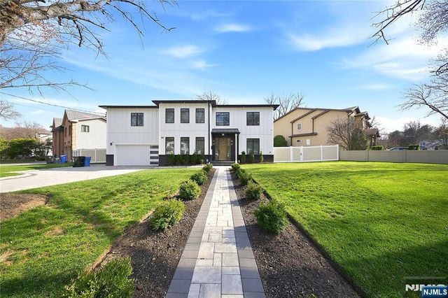 66 Knollwood Drive, Paramus, NJ 07652