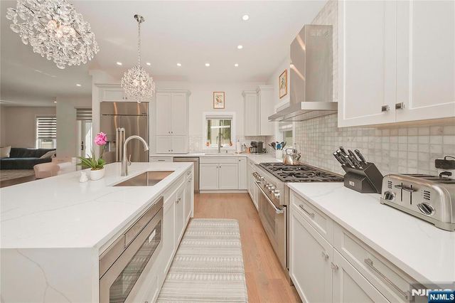 66 Knollwood Drive, Paramus, NJ 07652