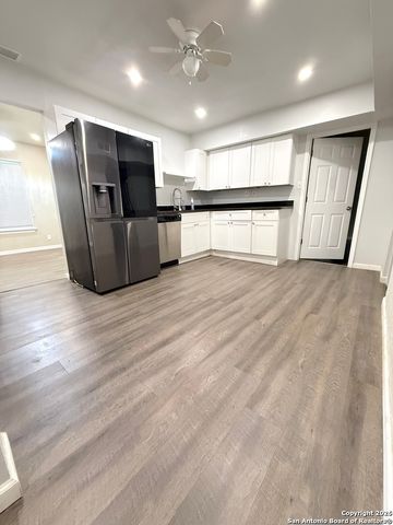 659 olmos, San Antonio, TX 78212